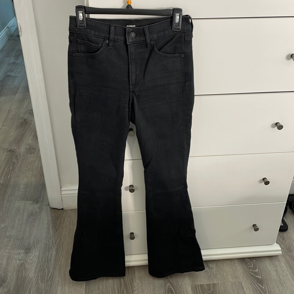 NWOT EXPRESS MID RISE FLARE JEANS